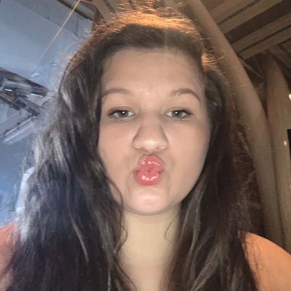 Meet your Posher, Lindsey - Picture 1 of 1